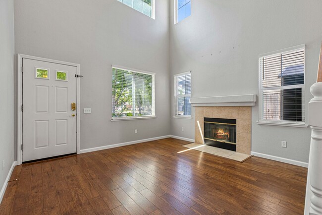 Building Photo - 4162 Piccadilly Ln