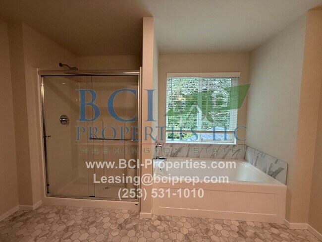 Building Photo - BRAND NEW 4 BEDROOM HOME JUST LISTED FOR R...