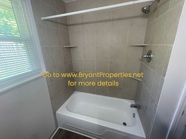 Building Photo - 502 Utley Dr
