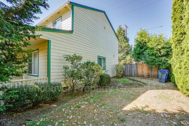 Building Photo - 6416 NE 163rd Ave