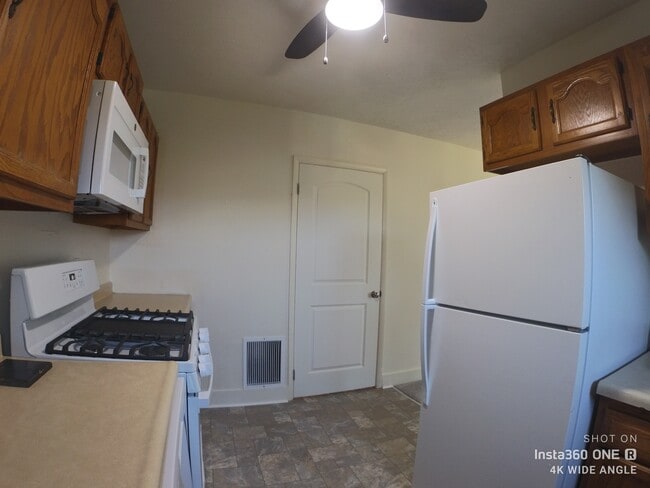 Kitchen - 3137 Josephine St