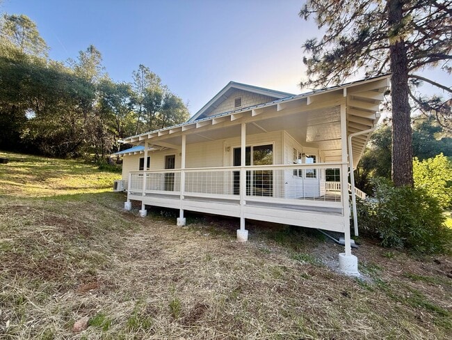 Building Photo - 16083 Indian Springs Ranch Rd