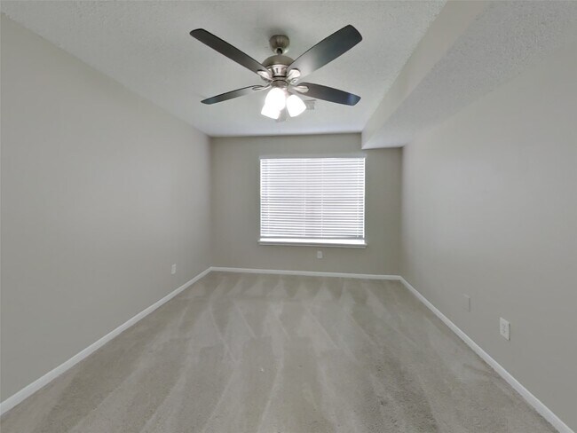 Building Photo - 3210 Kelling St