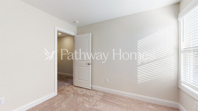 Building Photo - 207 Adams Tree Wy