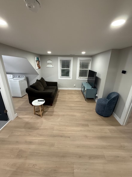 Building Photo - 2327 Jackson St