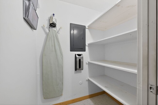 Building Photo - Now Available: Lovely 2 Bedroom, 2 Bath Condo in KOP!!