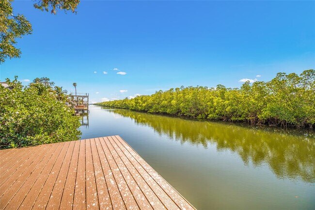 Building Photo - 4622 Bay Crest Dr