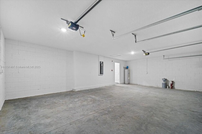 Building Photo - 11 Burgundy Pl