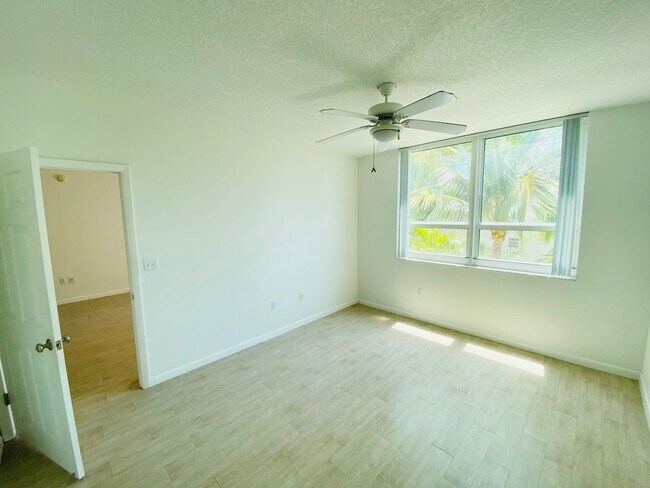 Building Photo - Spacious 2-bedroom apartment in full servi...