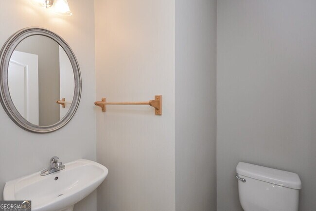 Building Photo - 6492 Grand Hickory Dr