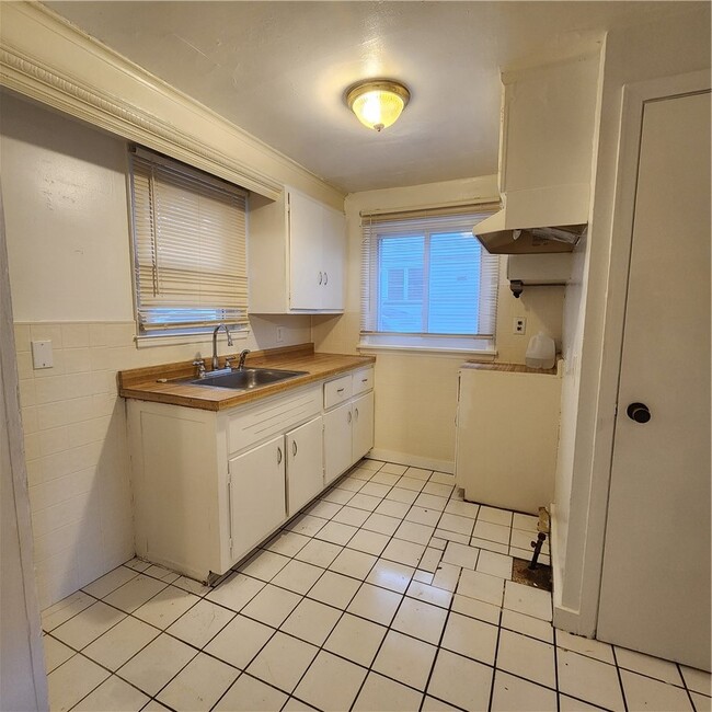 Building Photo - 153 Steko Ave