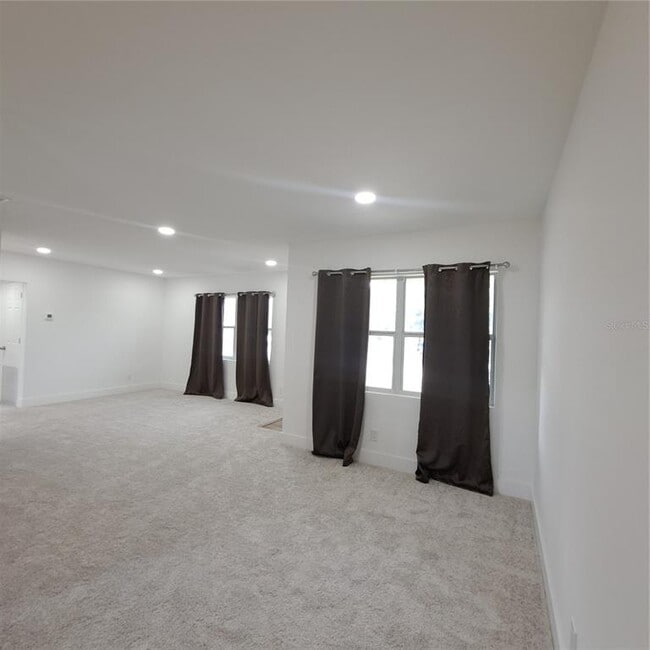 Building Photo - 2851 28th Ave N