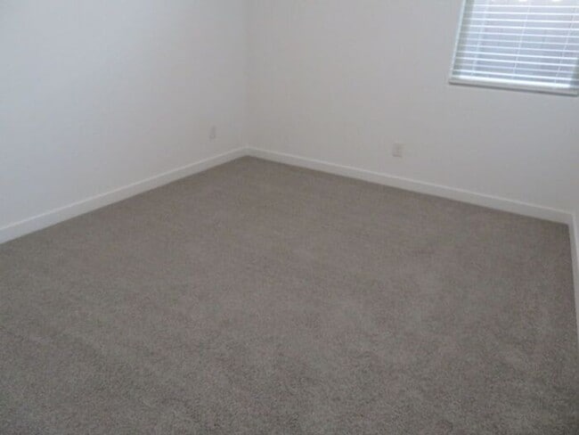 Building Photo - ****$500 off December Rent****Beautiful 5 Bedroom 3 Bath In Mystic at Lake Pleasant