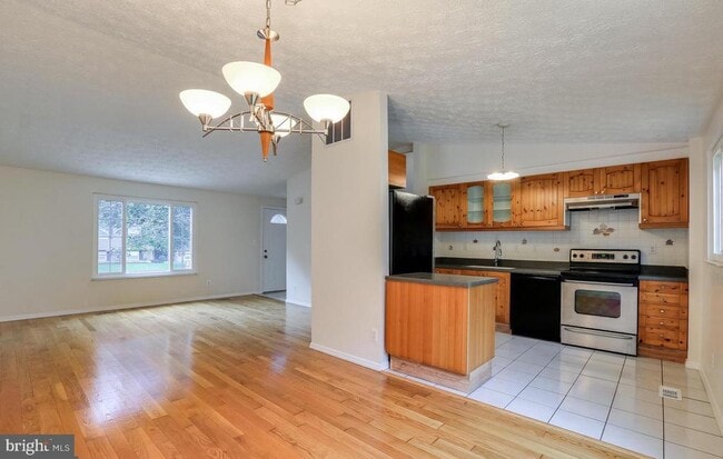 Building Photo - 2320 Ironwood Dr