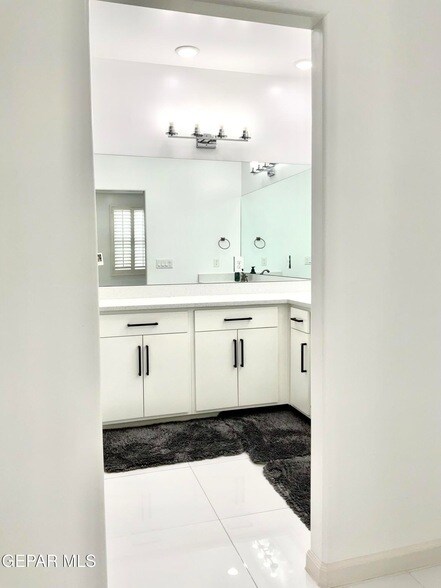 Building Photo - 8919 Eclipse St