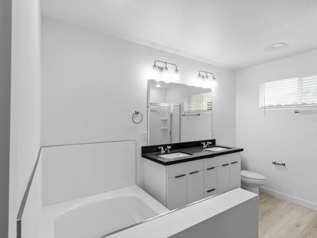 Building Photo - 1542 N 1870 E