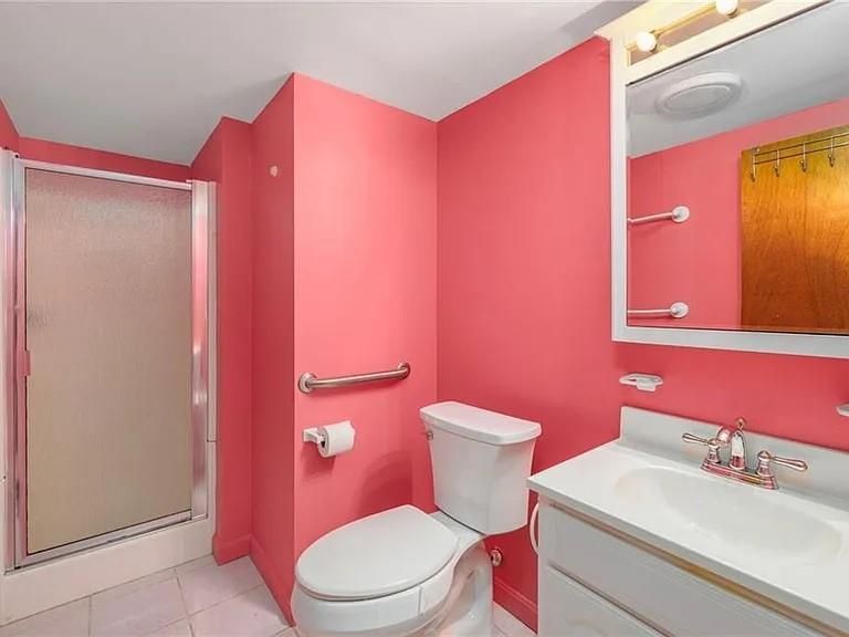 Building Photo - 510 Child St