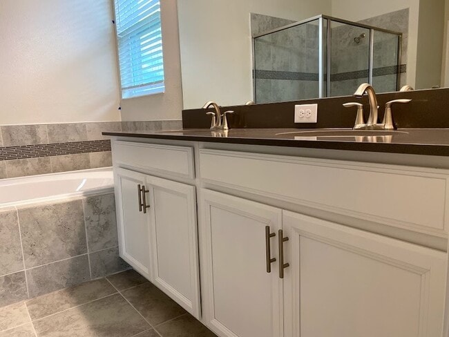 Building Photo - 11440 Satire St