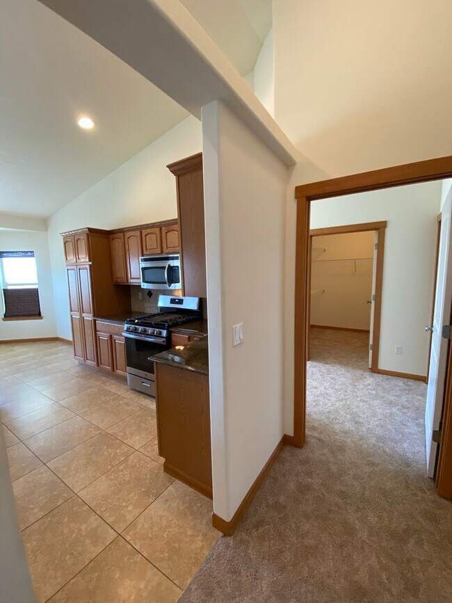 Building Photo - 3511 Hovley Ln