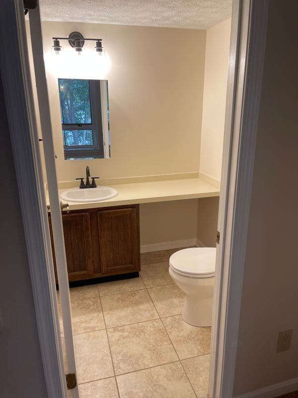 Building Photo - 44755 Woodlake Ct