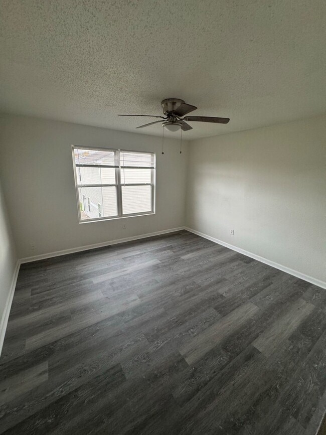 Building Photo - 10450 Candy Apple Ln