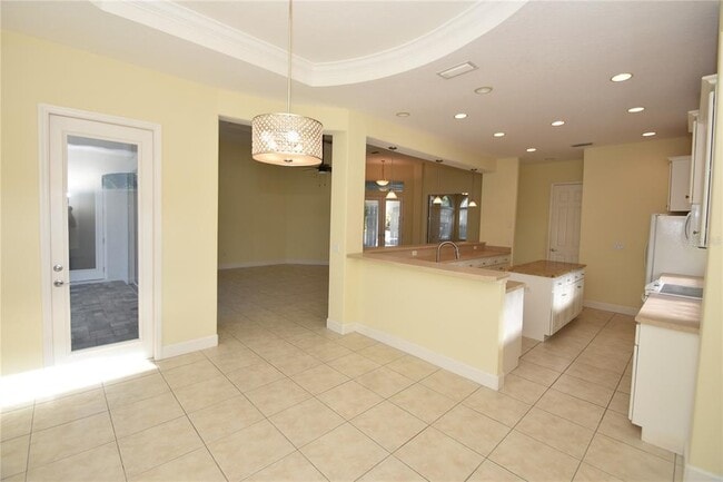 Building Photo - 17 Oasis Cir