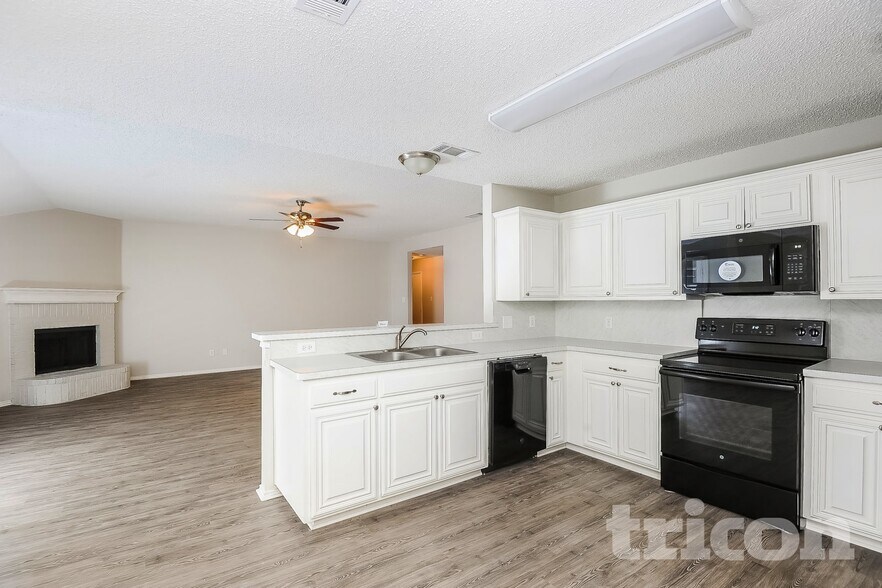 Building Photo - 516 Cambridge Dr