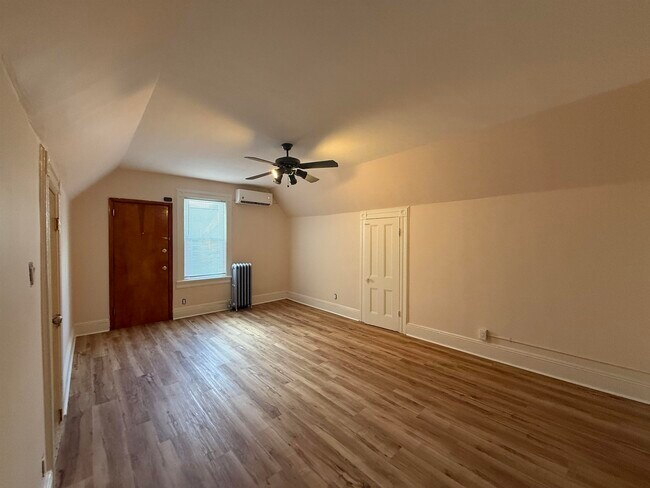 Building Photo - 347 Avenue C