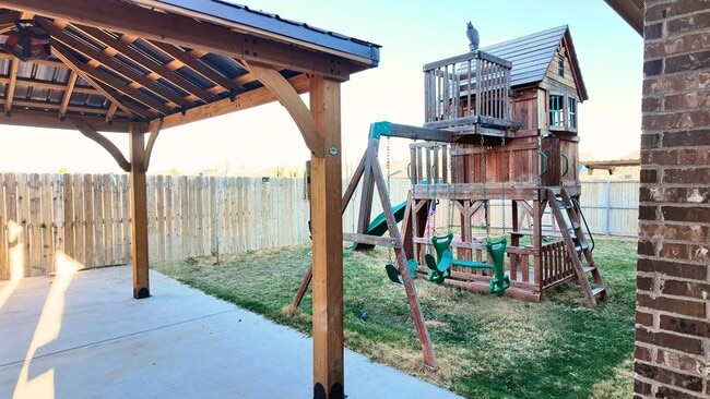 Building Photo - 5704 Winchester Ave