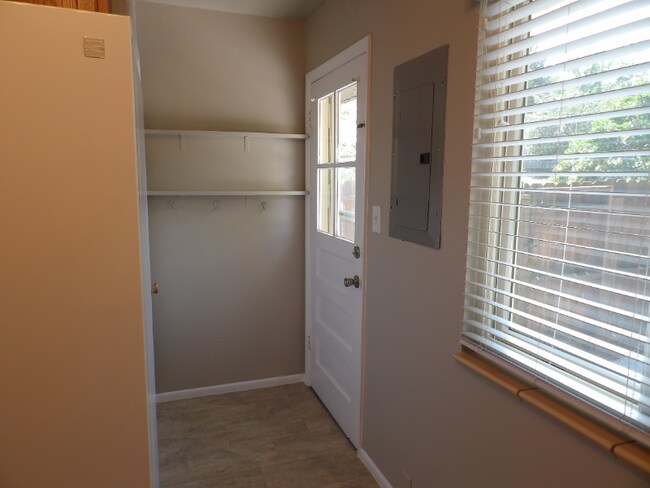 Building Photo - 24 El Sereno Dr