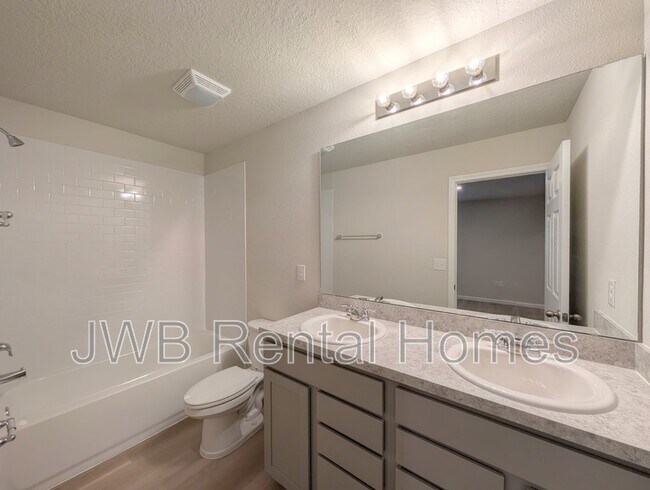 Building Photo - 1442 E 27th St