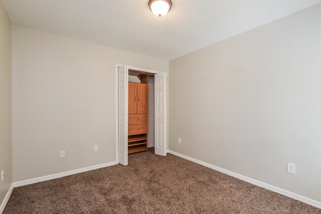 Building Photo - 183 Brightview Dr