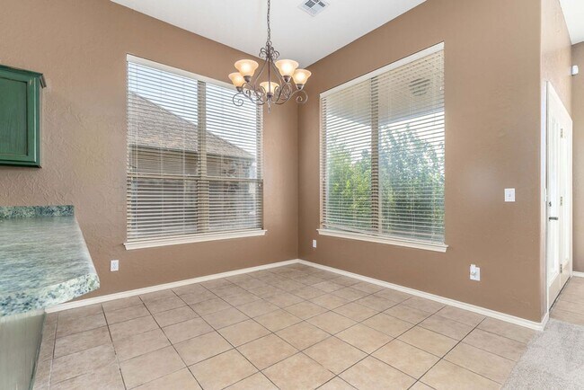 Building Photo - Spacious home in Moore schools- PEACEFUL L...