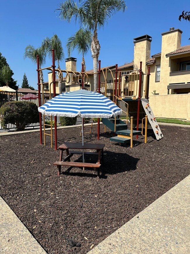 Building Photo - Stunning Condo in Turlock available for im...