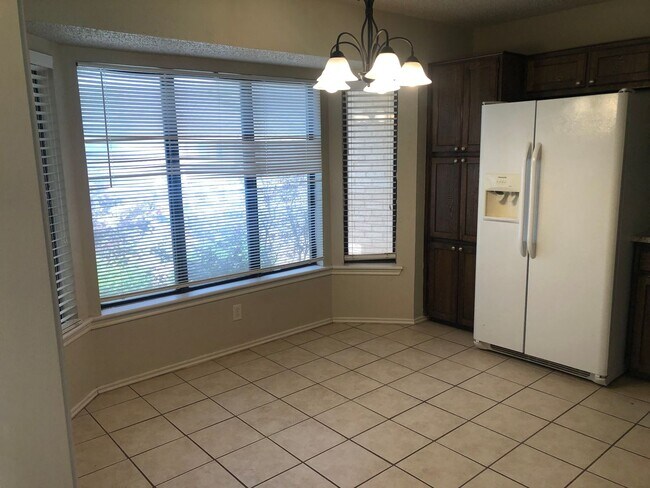 Building Photo - 3/2/2 Available May 2026