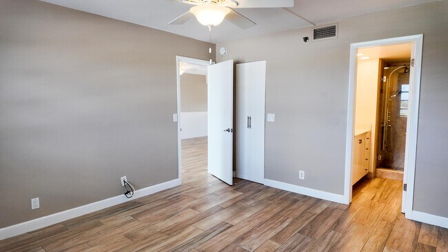 Building Photo - 4640 Lucerne Lakes Blvd W