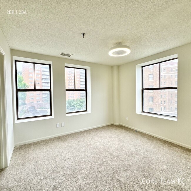 Building Photo - 235 Ward Pkwy