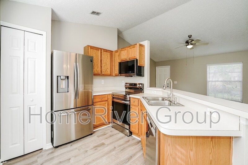 Building Photo - 2941 Umbrella Tree Dr