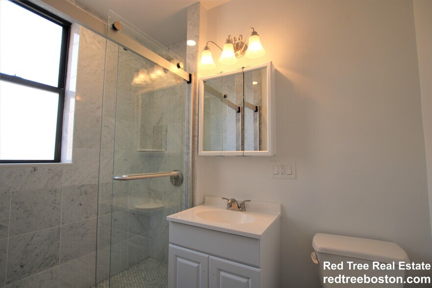 Building Photo - 11 Queensberry St