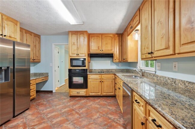 Building Photo - 2063 Six Branches Dr