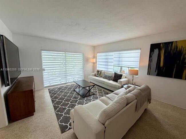 Building Photo - 1135 101st St