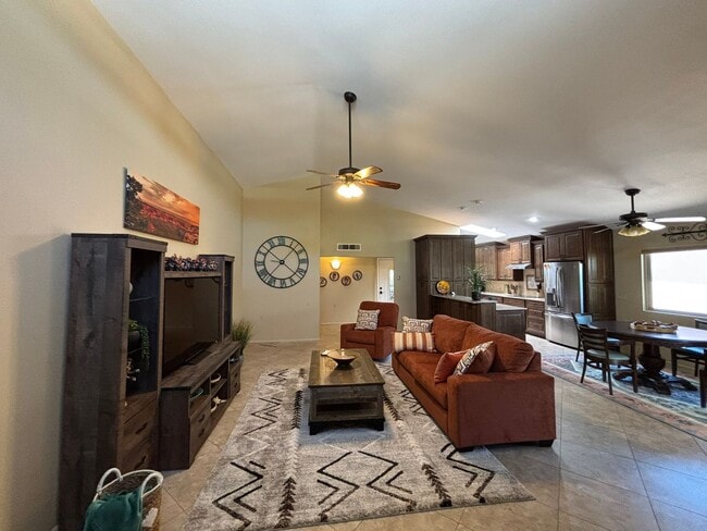 Building Photo - 421 Leisure World