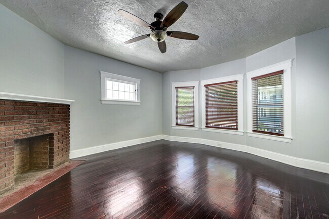 Building Photo - 1292 Fry Ave