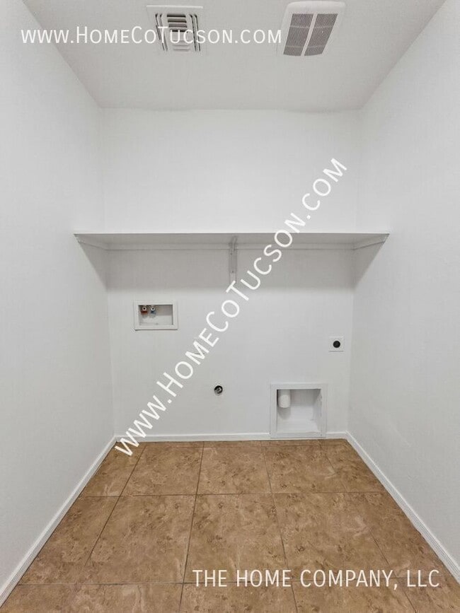 Building Photo - 14360 N Fragile Clay Ave
