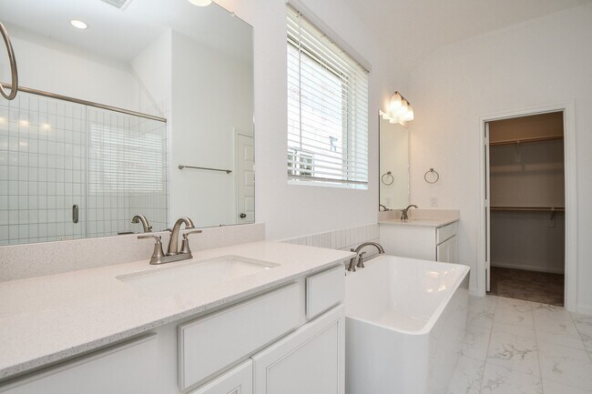 Building Photo - 7711 Pale Petunia Trl