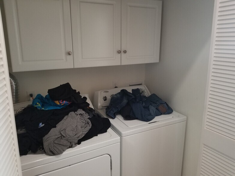 Full Size Laundry Room - 3753 W 244th St