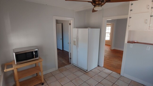 Building Photo - Nice 2 bedroom Home