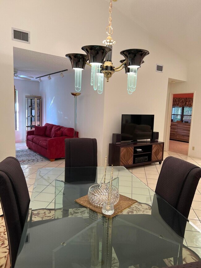 Building Photo - 10555 Garden Palm Ct