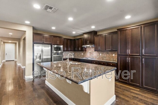 Building Photo - 479 W Esplanade Dr