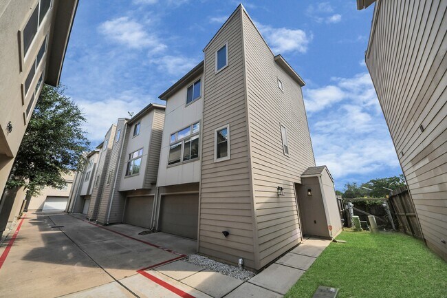 Building Photo - 5319 Avenue J